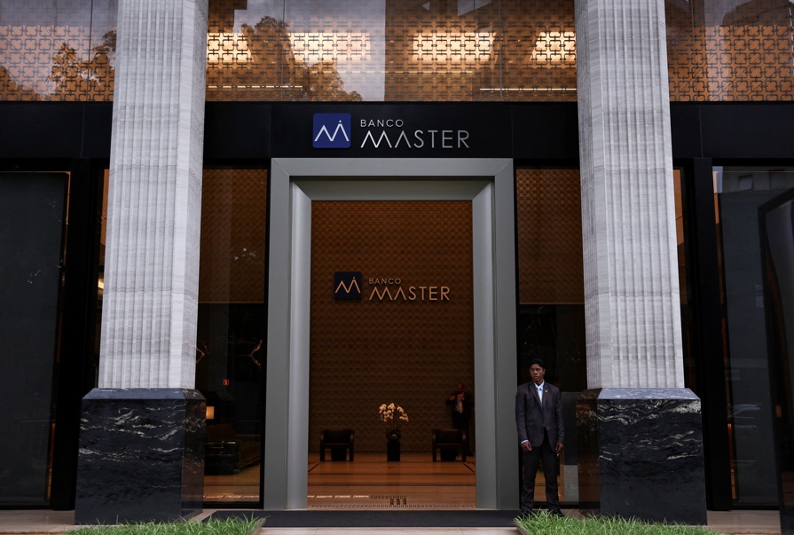 Fachada do Banco Master