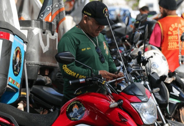 Nova regra reconhece risco e amplia proteção a motociclistas profissionais