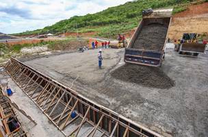 Obra da barragem Nova Algodões (Foto: Geirlys Silva)