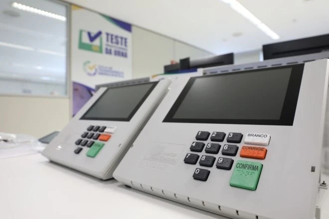 Prazo legal define afastamento de cargos para disputa eleitoral