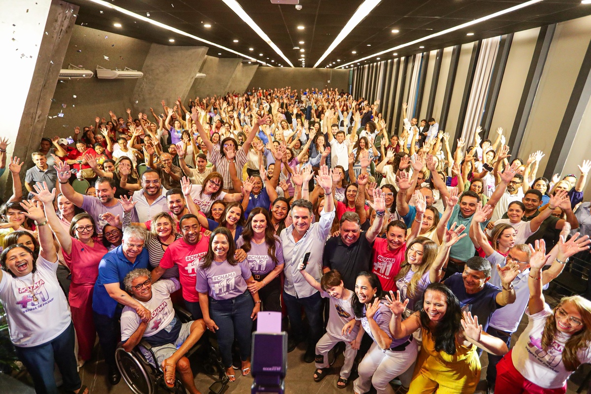 Público presente encerra evento com coro de apoio a Joel Rodrigues, pré-candidato ao governo do Piauí.