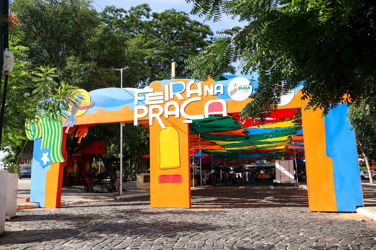 Celebra 45 anos da Escola de Música Possidônio Queiroz