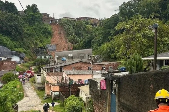 Chuva deixa desabrigados em estados do Nordeste