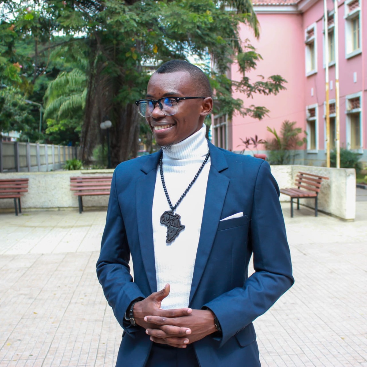 Escritor Ernesto Moamba