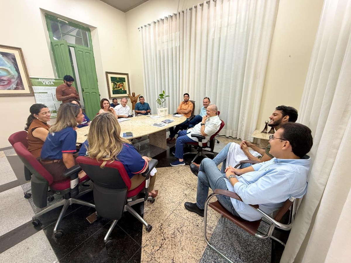 Famílias receberão mudas de árvores após nascimento de bebês na rede municipal.