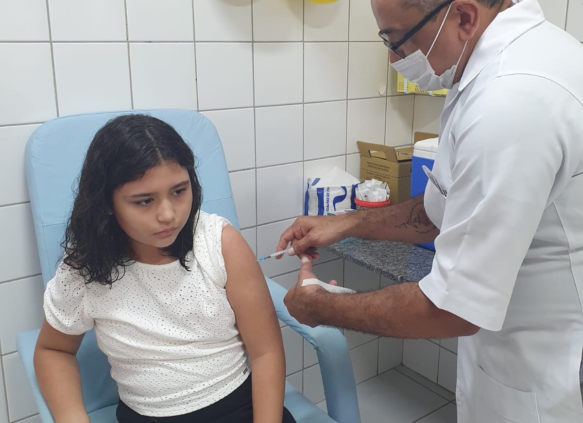 FMS reforça vacinação contra dengue entre crianças e adolescentes em Teresina.
