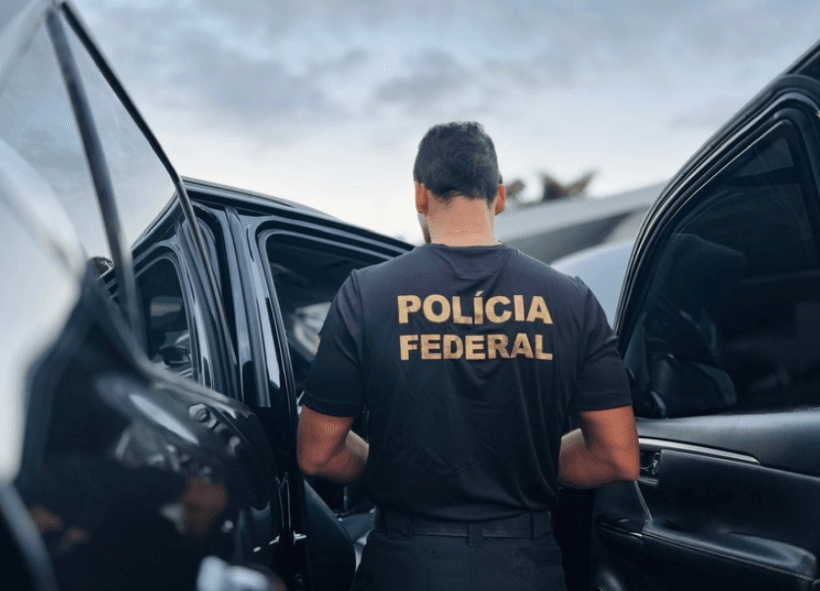 Foragido desde 2020, líder do PCC foi localizado e preso na Bolívia.