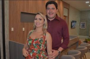 Jadyel e a ex (?) Taciana. Ele a acusou de roubar seus relógios (Foto: GP1)