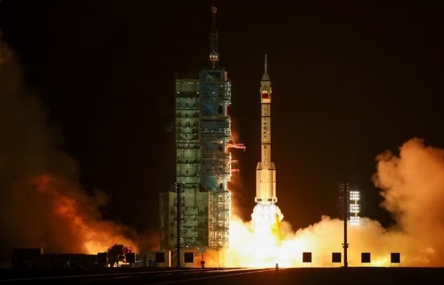 Missão Shenzhou-23 é mais um passo da China rumo à exploração lunar.