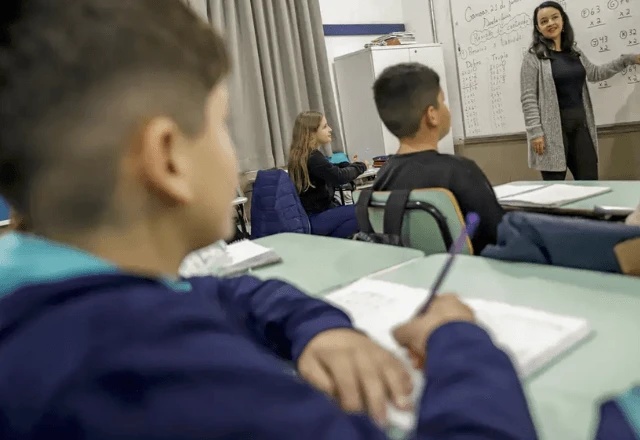 Resultado do Enade amplia pressão por mudanças na formação de professores.