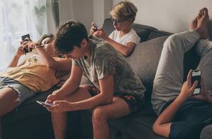 Adolescentes nas redes sociais (Foto: Getty Images)
