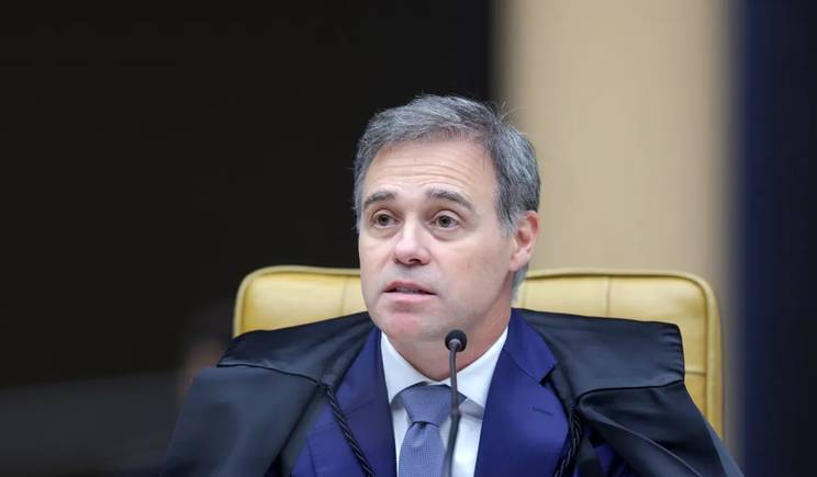 Mendonça diz que abrir celular de Vorcaro pode tumultuar julgamento
