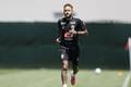 Neymar volta ao gramado em treino da Seleção após convocação