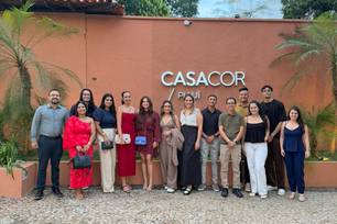 Visita à CASACOR aproxima estudantes de Arquitetura das tendências do setor