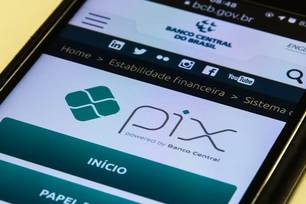 Pix cresce 25,7% em um ano e supera 35 trilhões movimentados