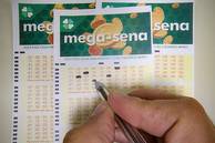 Mega-Sena acumula e próximo prêmio chega a R$ 135 milhões
