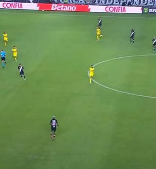 Lance do jogo entre Vasco e Mirassol