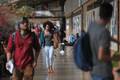 Mais da metade dos universitários com filhos já interrompeu a graduação
