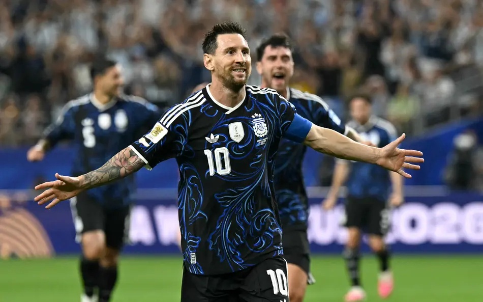 Messi comemorando vitória sobre a Jordânia