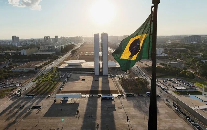 Pagamentos de emendas parlamentares somam R$ 33,9 bilhões até o início de julho de 2026.