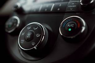 Painel de carro. (Foto: Pexels)