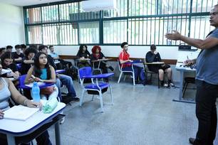 Professor em sala de