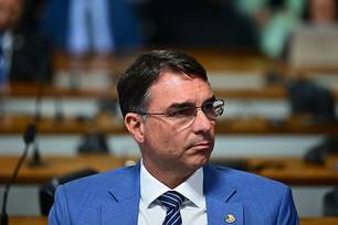PF investiga fraude em filiação de Flávio Bolsonaro ao Missão