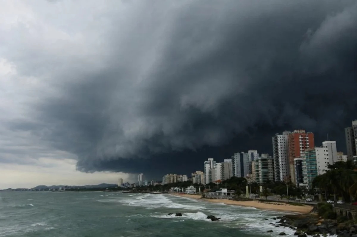 Ciclone bomba no Sul e Sudeste do Brasil