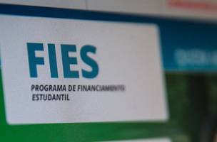 Estudantes têm até segunda-feira (31) para renegociar dívidas do Fies pelo Desenrola Fies 2026. (Foto: Marcello Casal JrAgência Brasil)