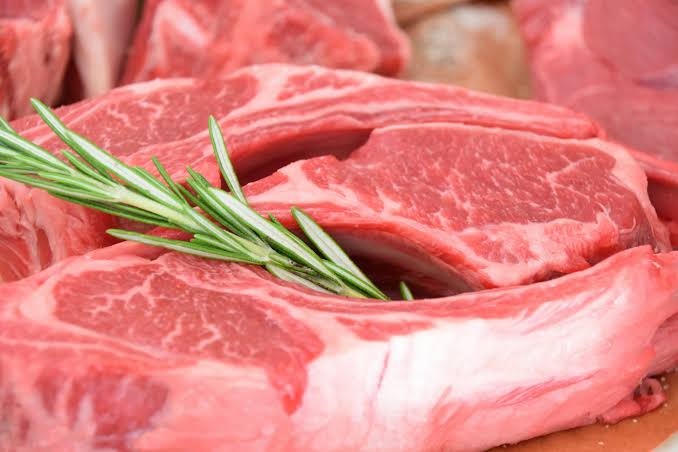 Exportações brasileiras de carne bovina e mel para a União Europeia cresceram antes do embargo previsto para setembro.