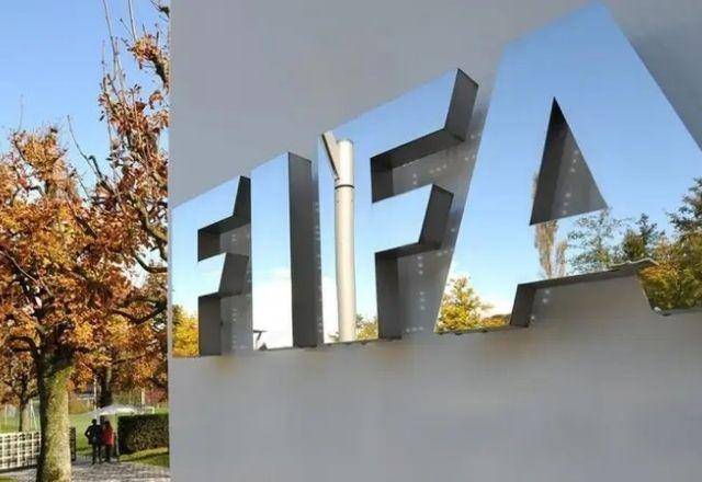 Fifa recua e desiste de vender parte de operação após pressão de federações