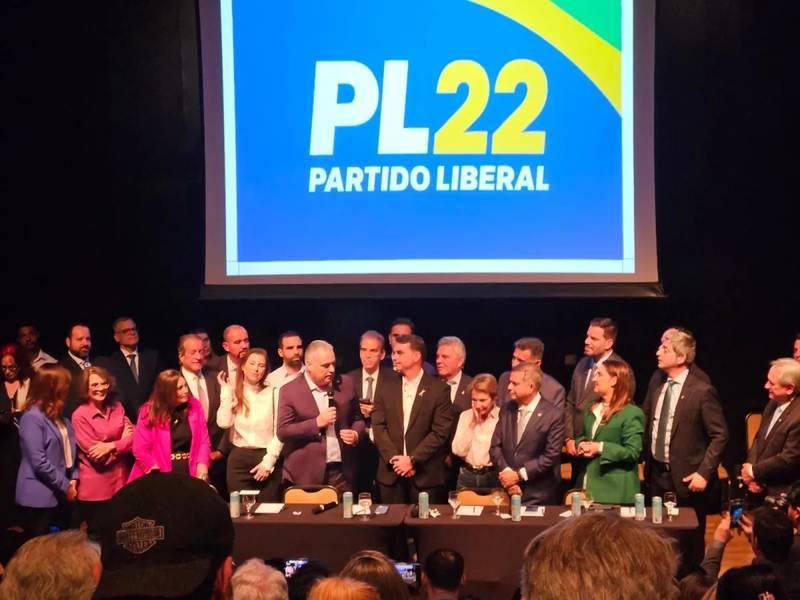 Flávio escolhe Alfredo Gaspar para vice após impasse com o centrão