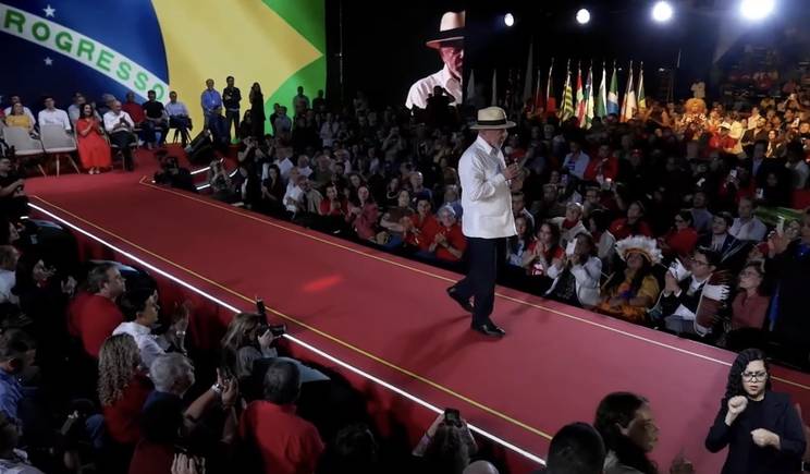 PT oficializa Lula candidato à reeleição e mantém Alckmin como vice