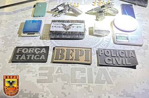 Material apreendido na operação (Foto: Divulgação/Polícia Militar)