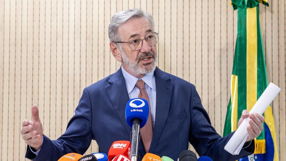 Ministro Márcio Elias Rosa afirmou que análise sobre reciprocidade pode avançar somente em 2027.