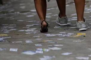 Movimento de eleitores em seção eleitoral durante o primeiro turno de 2022. (Foto: Reprodução)