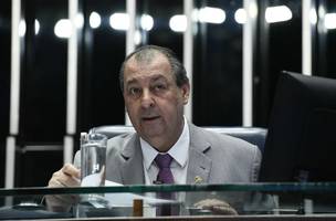 Omar Aziz apresentou parecer sobre a proposta que prevê o fim da escala 6x1. (Foto: Roque de Sá/Agência Senado)