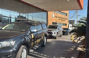 Operação da PF investiga suposto desvio de recursos em acordo entre o governo de Mato Grosso e a Oi. (Foto: Renato Silva/TVCA)