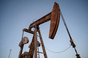 Petróleo avança em meio à escalada das tensões entre EUA e Irã no Oriente Médio. (Foto: REUTERS/Eli Hartman)