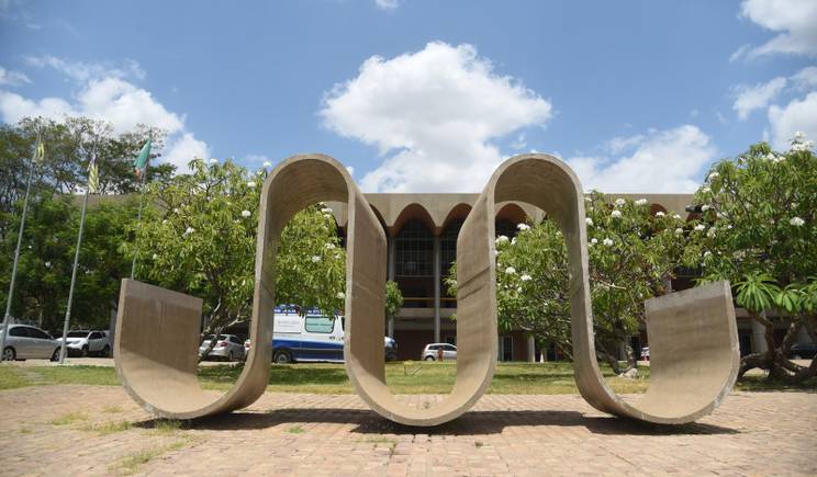 CCJ aprova transferência de imóvel para novo shopping popular