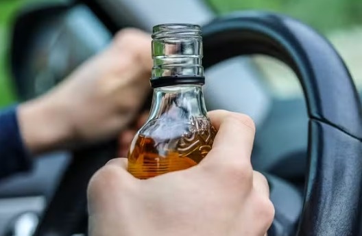 Projeto prevê punições mais severas para motoristas alcoolizados que provoquem mortes no trânsito.