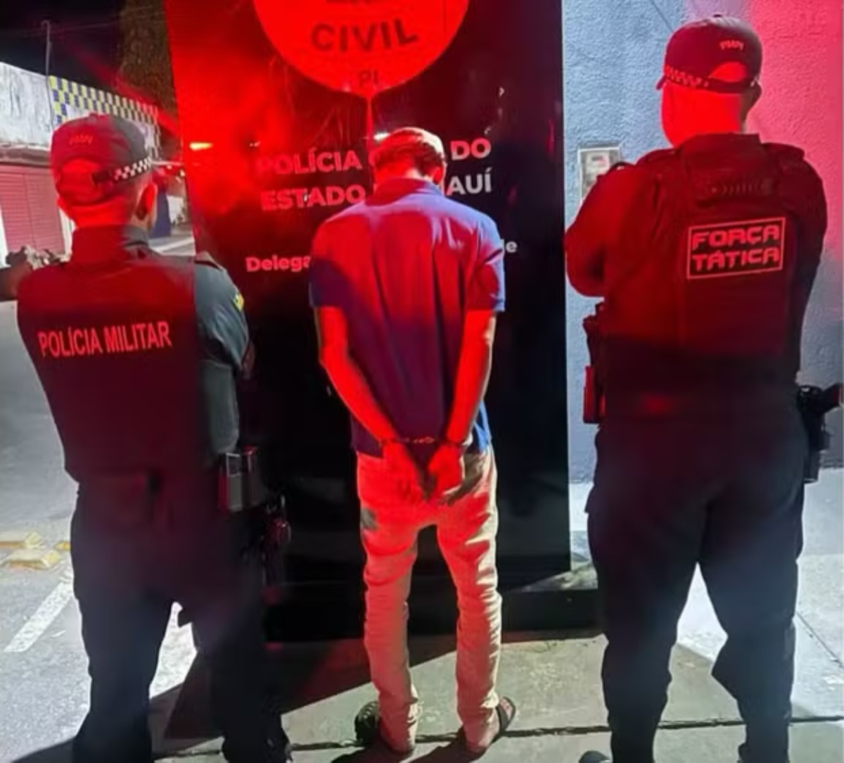 Suspeito foi preso em flagrante