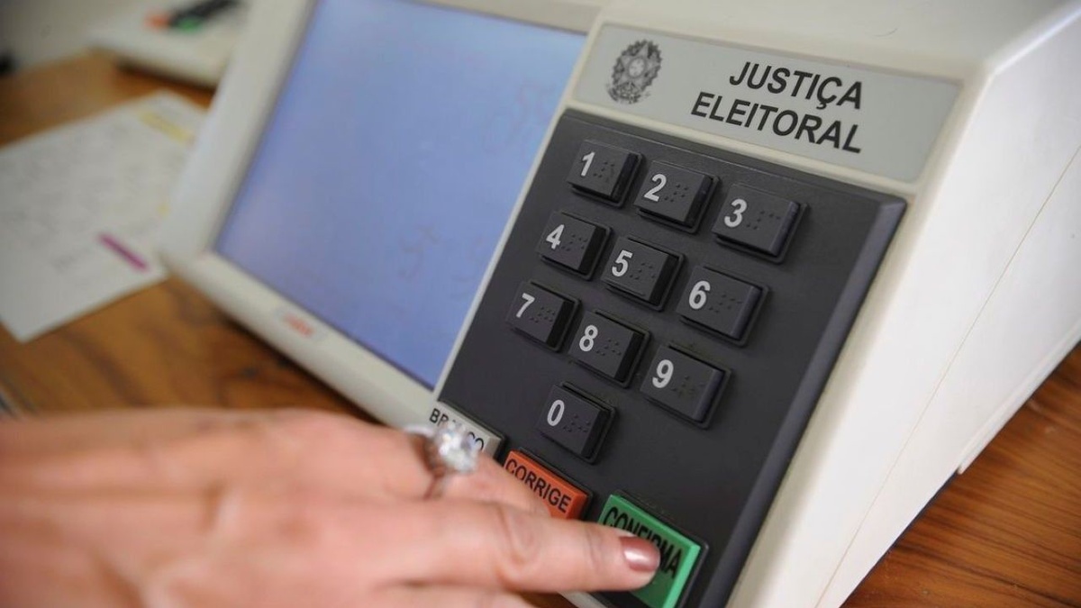 Urna eletrônica será submetida a testes antes das eleições de outubro.