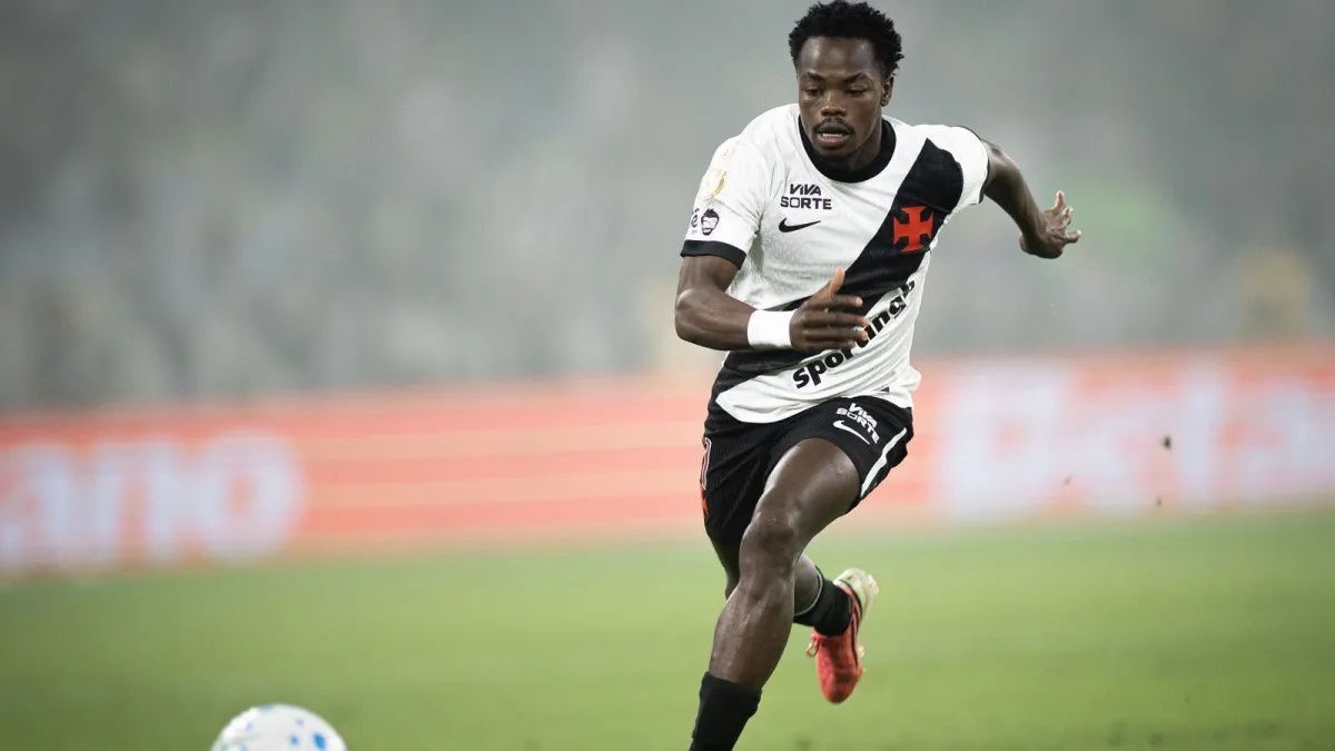 Vasco perdeu para o Palmeiras e aumentou o risco de rebaixamento no Brasileiro.