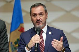 Afasta Andrei da PF (Foto: Mendonça)