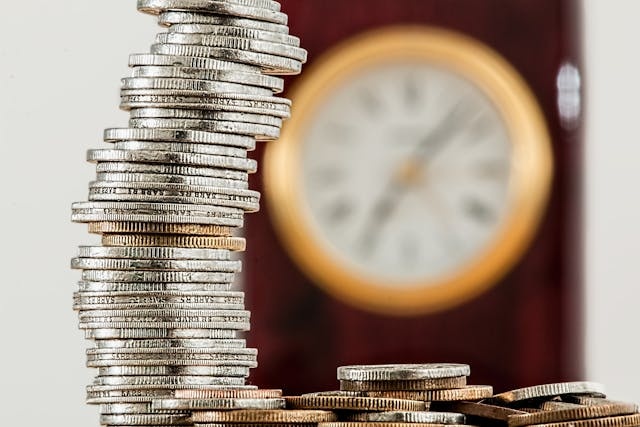 Brasil permanece no topo do ranking de juros reais após redução da Selic.