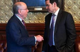 Chanceler Mauro Vieira conversa com o secretário de Estado Marco Rubio. (Foto: Divulgação/MRE)