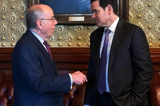 Chanceler Mauro Vieira conversa com o secretário de Estado Marco Rubio.