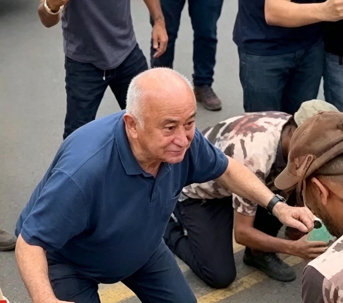 Essa dança é nova. O candidato por piuco não arrasta o bumbum