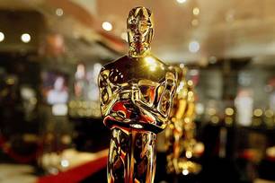 Estatueta do Oscar, cuja próxima edição será realizada em março de 2027. (Foto: Carlo Allegri/Getty Images)